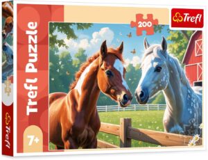 Детски пъзел Trefl от 200 части - Коне на поляната